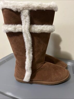 Rampage Brown Faux Suede Winter Boots with Cream Faux Fur Trim